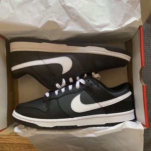 mens 11.5 black nike dunks. authenticated.